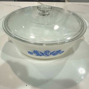 Anchor Hocking Casserole Dish with blue Flower -w/ lid